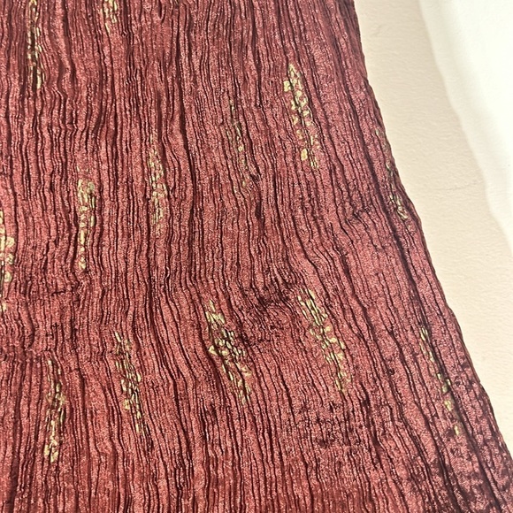 Chaudry KC burgundy pleated crepe midi skirt gold metallic antique print medium - Picture 4 of 7